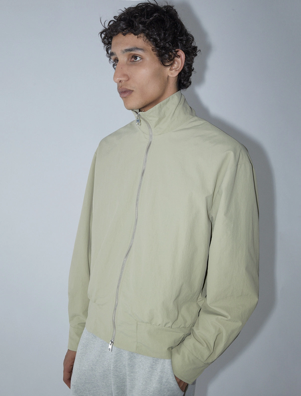 no 2429 / Bastian B