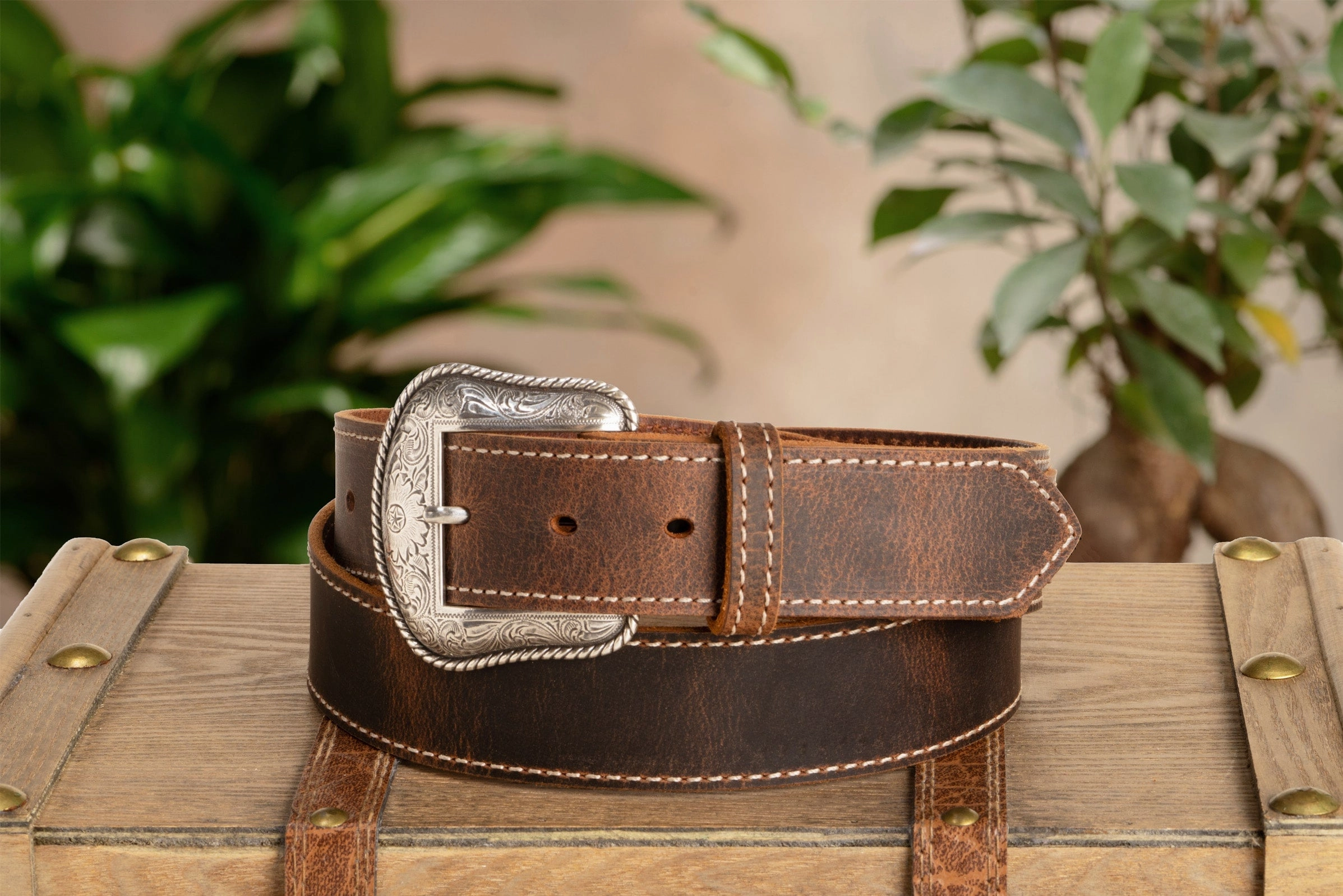 The Crazy Horse: Men's Oil Tanned Stitched Western Leather Belt 1.50" With Scalloped Ends