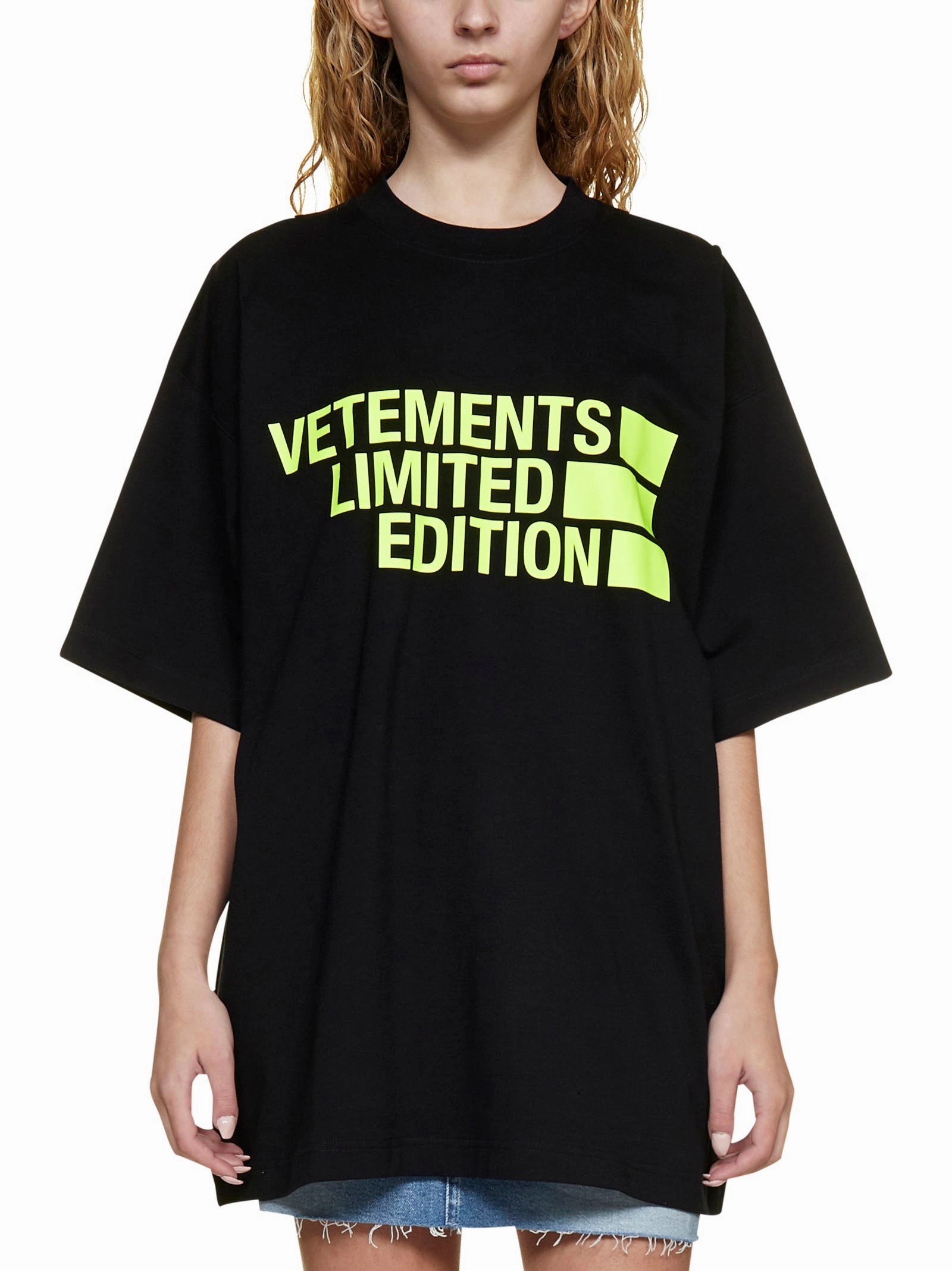 Vetements Slogan Printed Crewneck T-Shirt