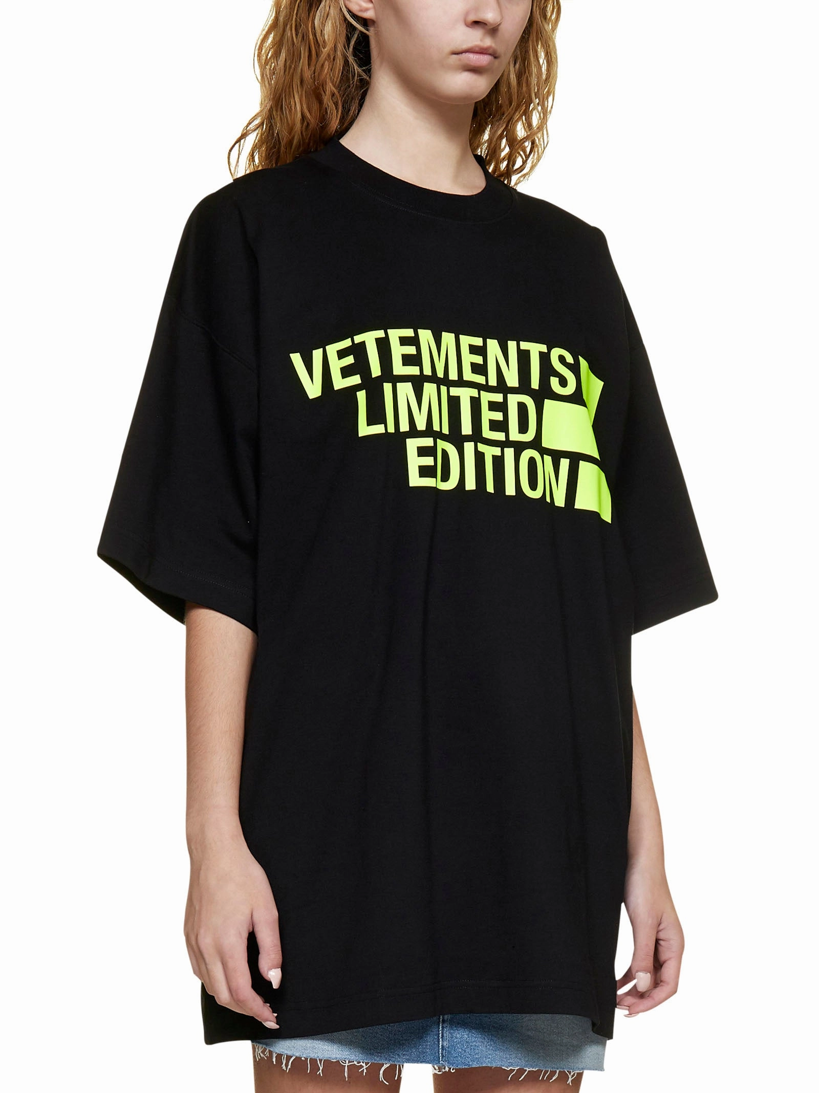 Vetements Slogan Printed Crewneck T-Shirt